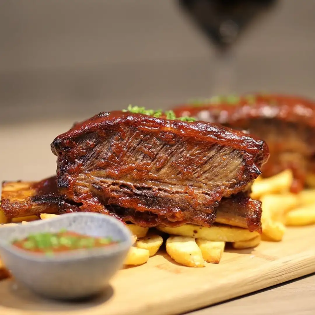 BBQ Ribs and Chips